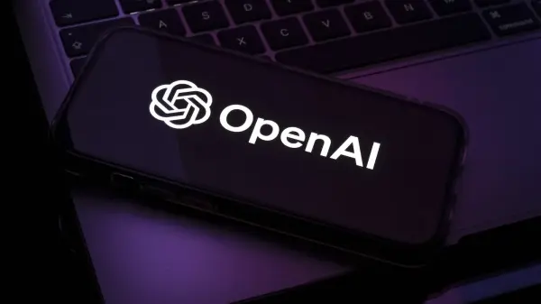 The Strategic Dichotomy Navigating the Frontier of Open-Source vs Closed AI