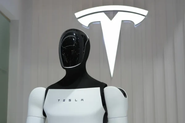 Tesla Expands Optimus Robot Production as Elon Musk Pushes Toward an AI-Powered Workforce